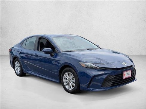 Certified 2025 Toyota Camry LE FWD image 3