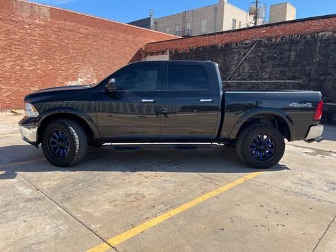 Used 2018 RAM 1500 SLT image 4