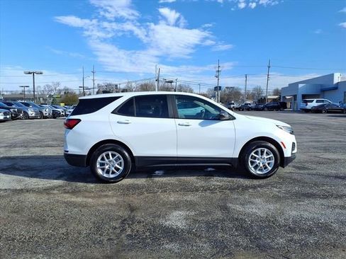 Used 2024 Chevrolet Equinox LS w/ LS Convenience Package image 12
