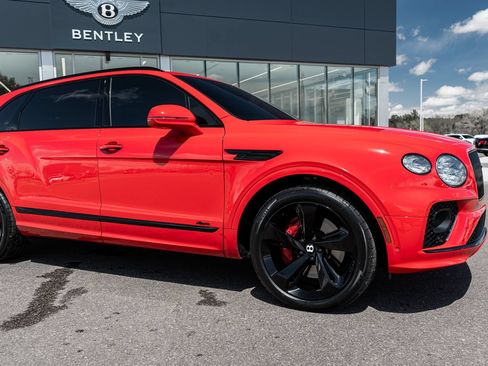 Certified 2023 Bentley Bentayga Extended Wheelbase AWD/4WD image 19