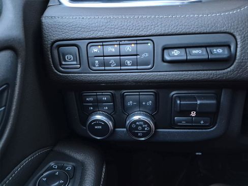 Used 2022 GMC Yukon Denali w/ Max Trailering Package image 23