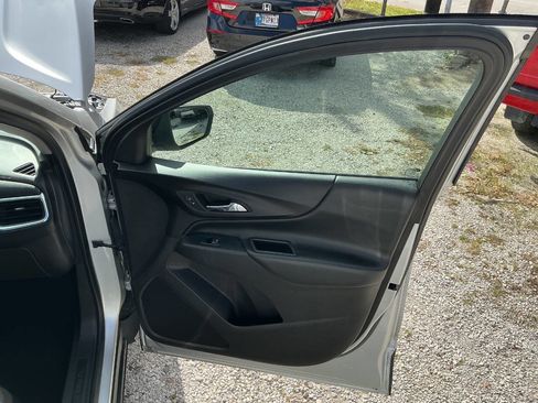 Used 2019 Chevrolet Equinox LT image 18