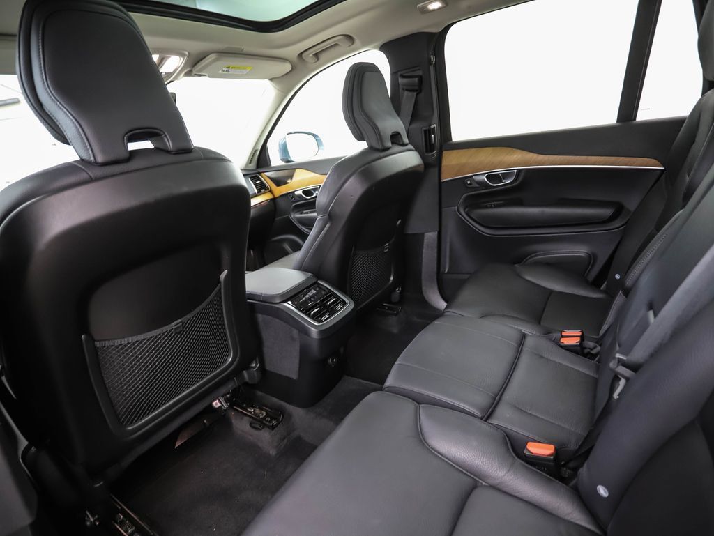 Used 2023 Volvo XC90 B5 Plus AWD/4WD image 21