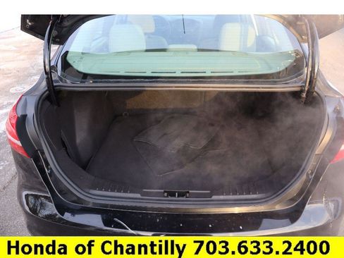 Used 2018 Ford Focus SE w/ SE Appearance Package image 27