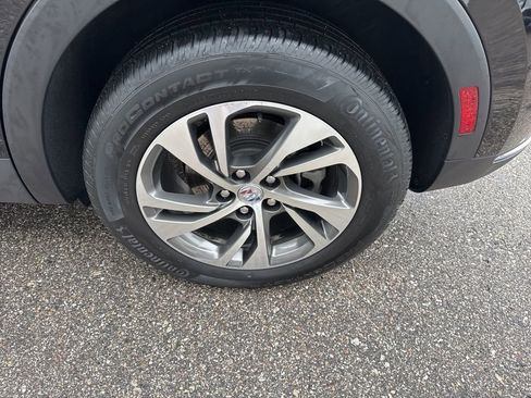 Used 2023 Buick Envision Essence image 9