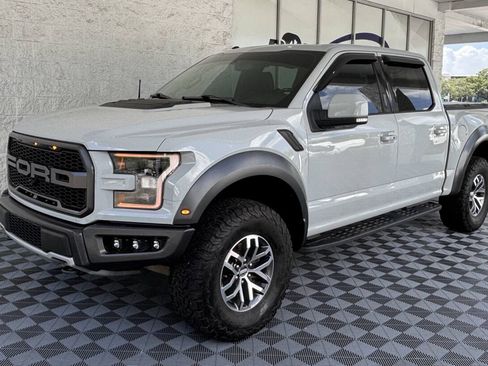 Used 2017 Ford F150 Raptor w/ Equipment Group 802A Luxury AWD/4WD image 4