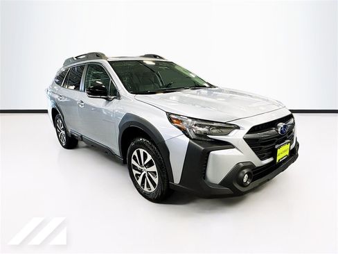 Certified 2025 Subaru Outback Premium image 3