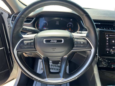 Used 2022 Jeep Grand Cherokee L Laredo w/ Luxury Tech Group I image 16