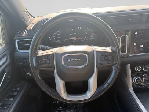 Used 2022 GMC Yukon XL Denali AWD/4WD image 20