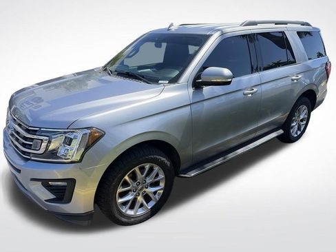 Used 2020 Ford Expedition XLT w/ Equipment Group 202A RWD image 4