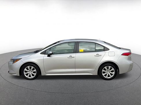 Used 2025 Toyota Corolla LE image 9