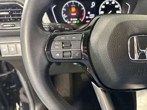 Used 2025 Honda Pilot EX-L image 15