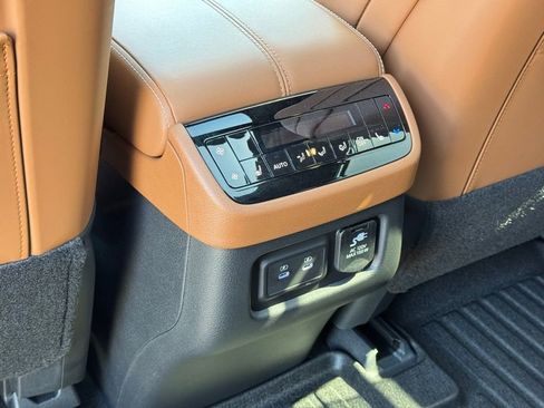 Used 2026 INFINITI QX60 Autograph w/ Dark Cargo Package image 19