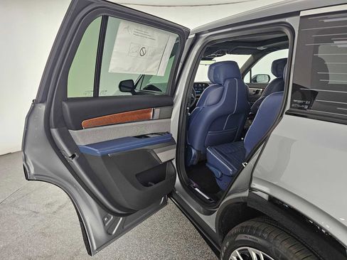 New 2026 Cadillac Vistiq Premium Luxury w/ LPO, Floor Liner Package image 16