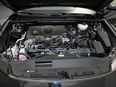 Used 2025 Toyota Camry SE w/ Convenience Package FWD image 12