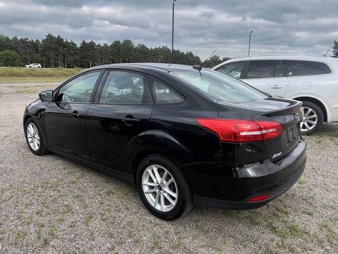 Used 2015 Ford Focus SE FWD image 4