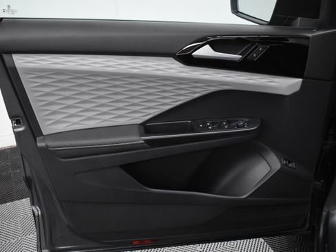 Used 2024 Volkswagen Taos S image 16