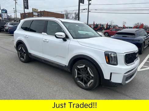 Certified 2023 Kia Telluride EX image 1
