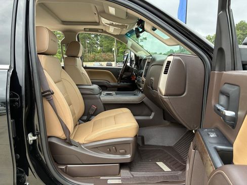 Used 2017 GMC Sierra 2500 Denali w/ Duramax Plus Package AWD/4WD image 16