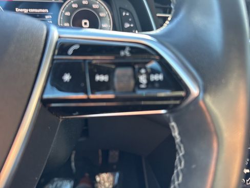 Used 2022 Audi A6 Premium Plus image 29