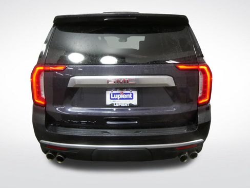 Used 2024 GMC Yukon Denali w/ Advanced Technology Package AWD/4WD image 4