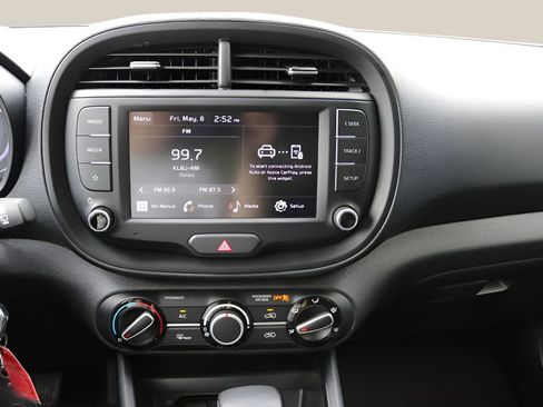 Used 2025 Kia Soul LX w/ LX Technology Package FWD image 22