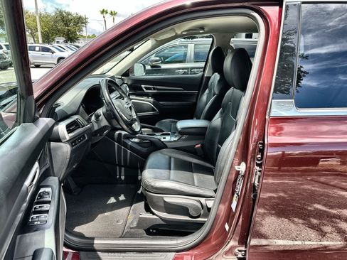 Used 2021 Kia Telluride LX AWD/4WD image 2