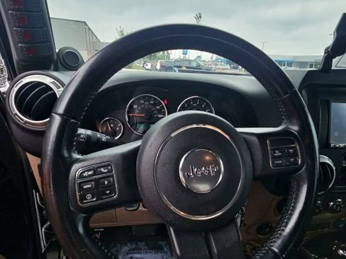 Used 2013 Jeep Wrangler Unlimited Rubicon w/ Connectivity Group AWD/4WD image 12