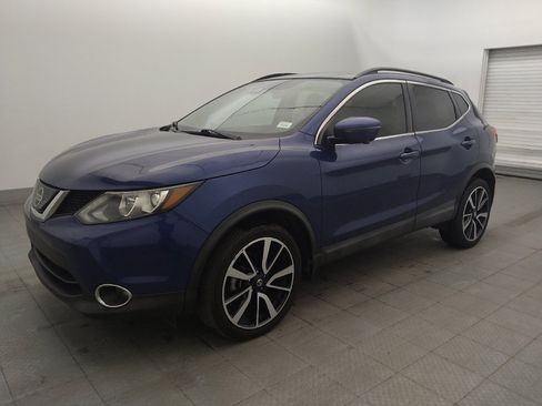 Used 2019 Nissan Rogue Sport SL FWD image 2