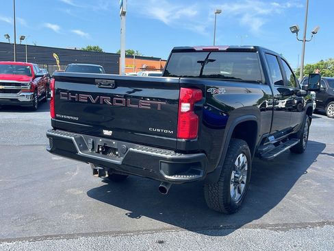 Used 2022 Chevrolet Silverado 2500 Custom w/ Custom Value Package AWD/4WD image 5