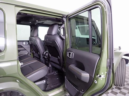 New 2024 Jeep Wrangler Unlimited Sahara w/ Technology Group AWD/4WD image 31