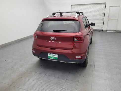 Used 2023 Hyundai Venue SEL FWD image 7