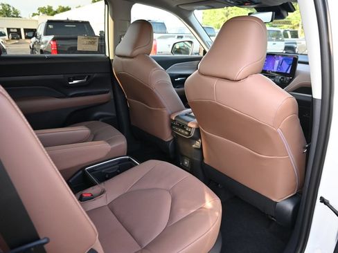 New 2026 Toyota Grand Highlander AWD image 16