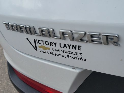 Used 2025 Chevrolet TrailBlazer LS w/ LS Convenience Package FWD image 10