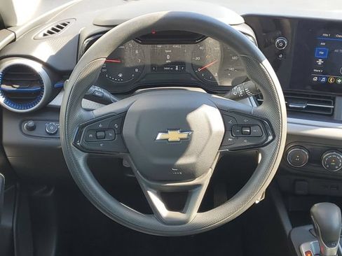 Used 2024 Chevrolet Trax LS FWD image 29
