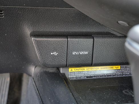Used 2020 Toyota Camry XLE w/ Driver Assist Package FWD image 29
