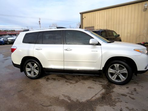 Used 2012 Toyota Highlander Limited w/ Tow Pkg image 34