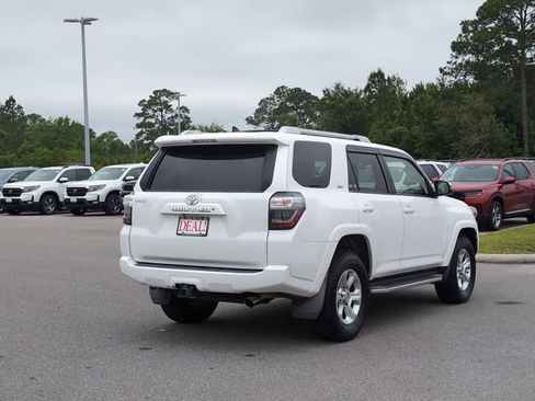 Used 2018 Toyota 4Runner SR5 Premium RWD image 3