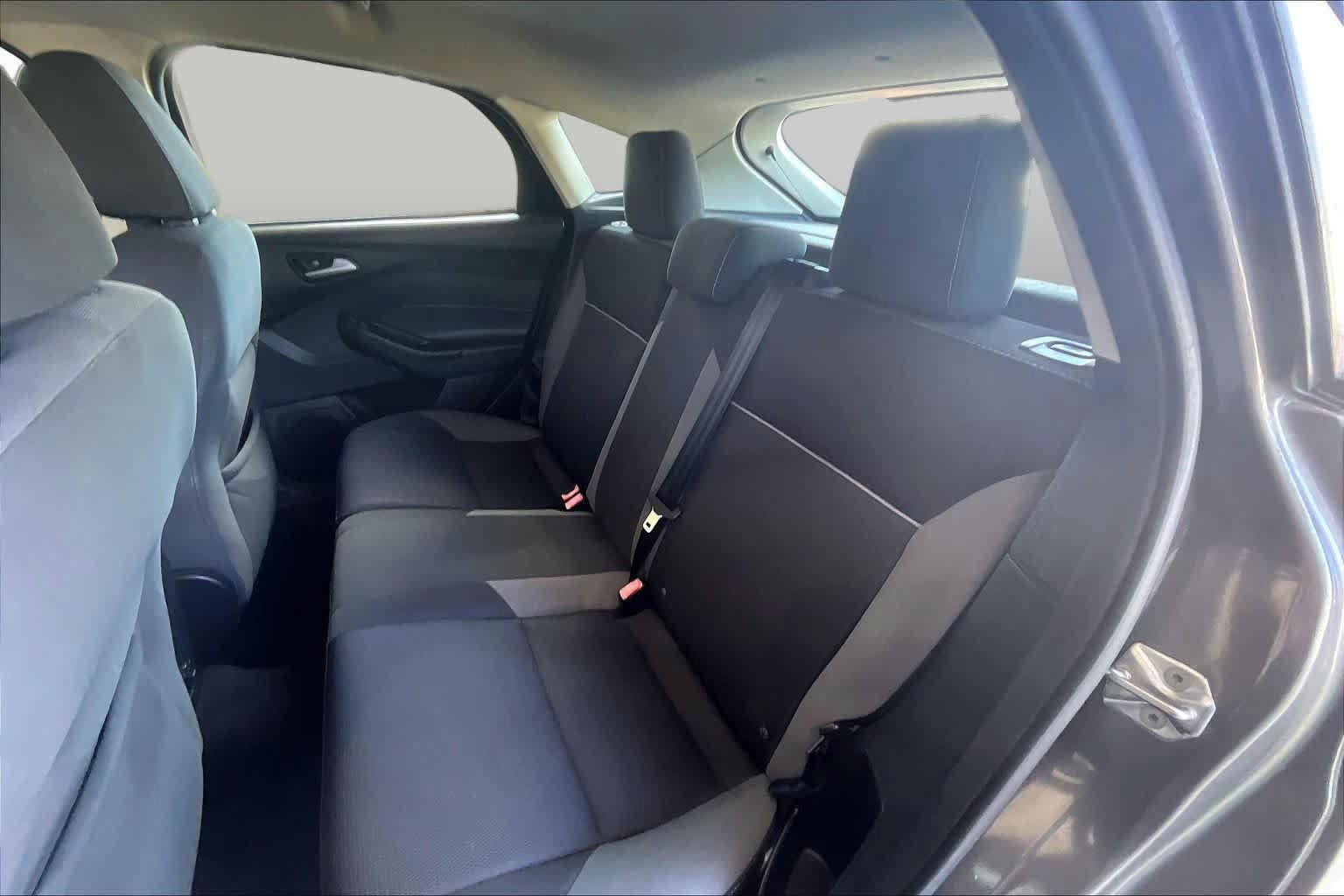 Used 2014 Ford Focus SE FWD image 19
