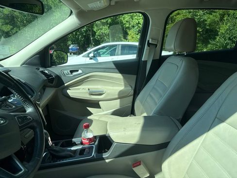 Used 2017 Ford Escape Titanium FWD image 11