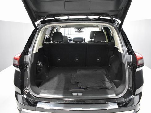 Certified 2025 Nissan Rogue SL w/ Tech Package image 38