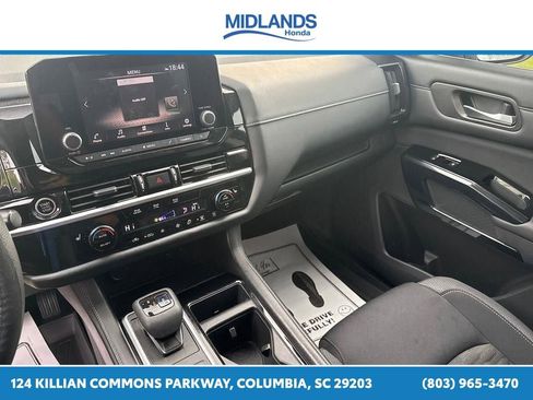 Used 2022 Nissan Pathfinder SV AWD/4WD image 21