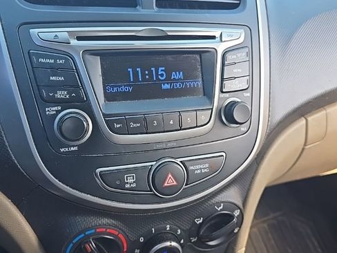 Used 2016 Hyundai Accent SE image 3