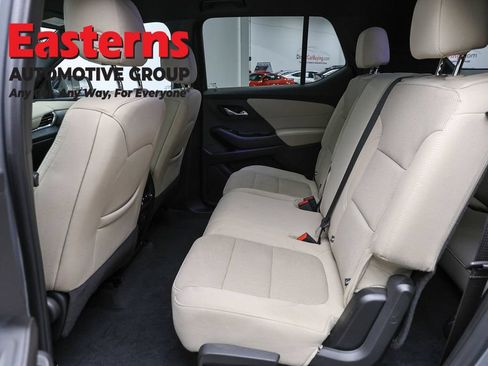Used 2023 Chevrolet Traverse LS FWD image 21