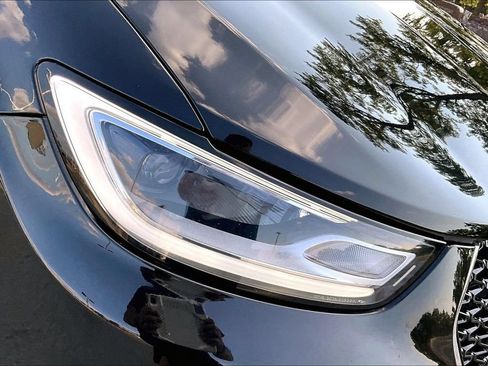 Used 2024 Chrysler Pacifica Limited FWD image 28