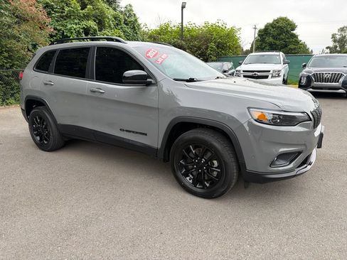 Used 2023 Jeep Cherokee Altitude Lux AWD/4WD image 8