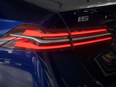 New 2026 BMW i5 eDrive40 w/ M Sport Package image 32