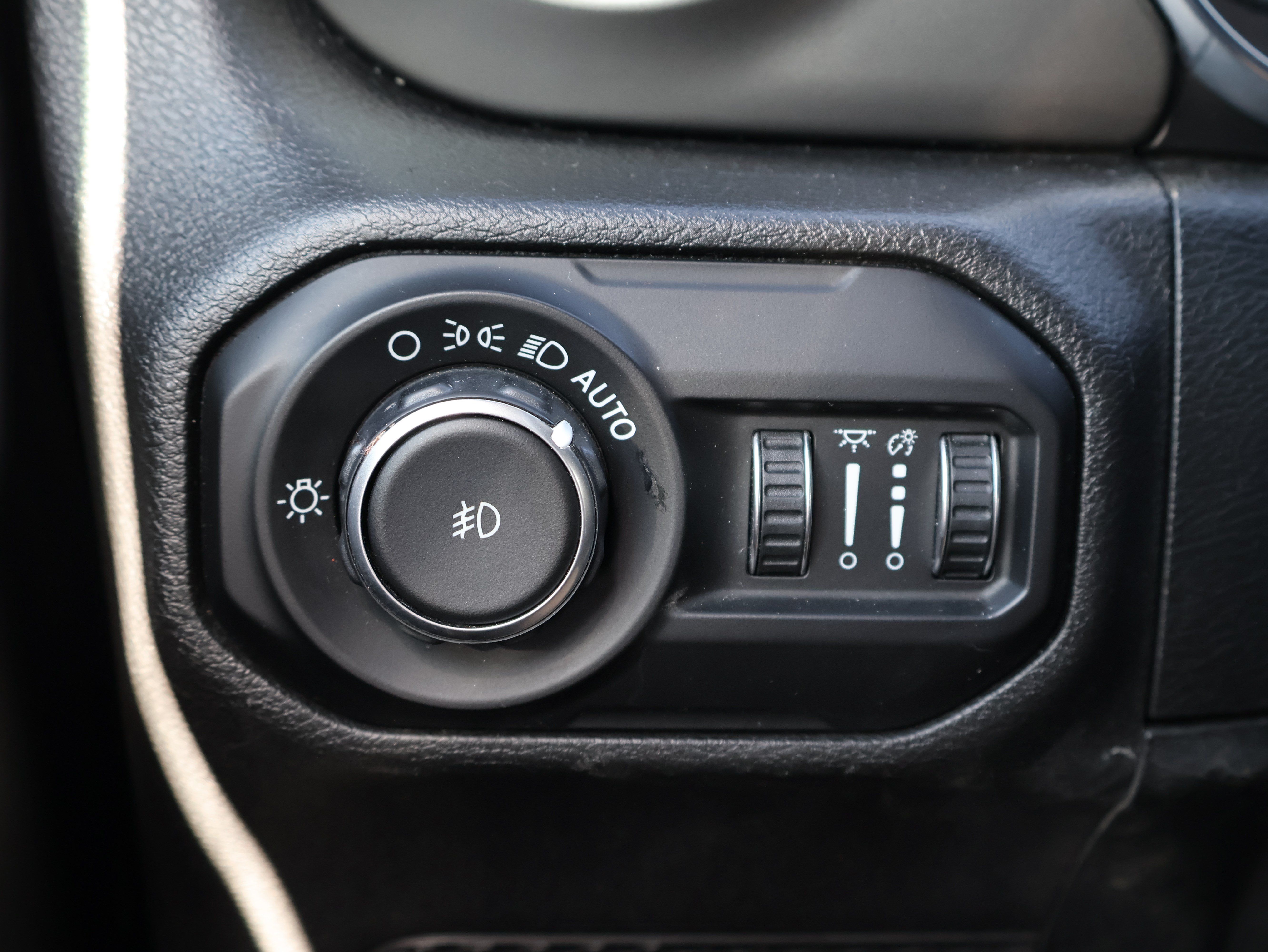 Used 2021 Jeep Wrangler Unlimited Sport AWD/4WD image 23