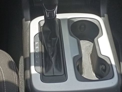 Used 2022 Chevrolet Colorado LT RWD image 28