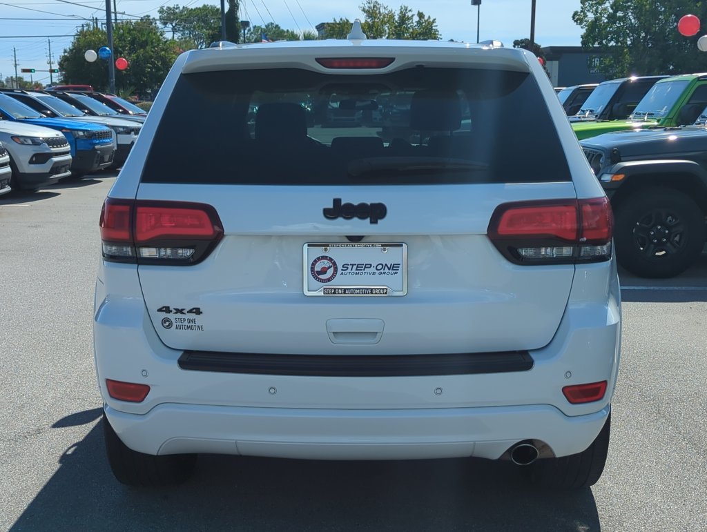 Used 2021 Jeep Grand Cherokee Laredo X AWD/4WD image 5